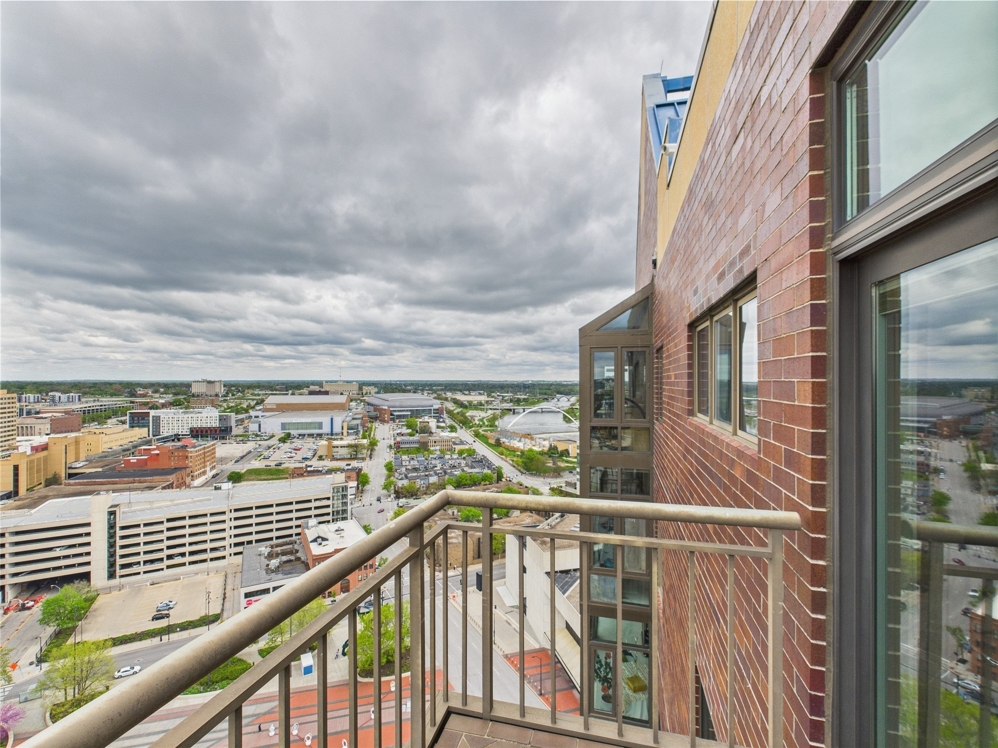300 Walnut Street 2503