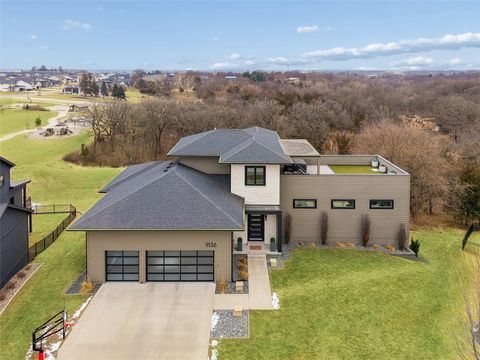 Homes For Sale - 9136 Abram Drive<br/> Waukee, IA 50266