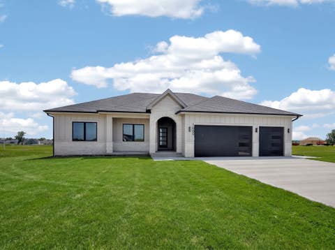 Homes For Sale - 1809 NE 24th Court<br/> Ankeny, IA 50021