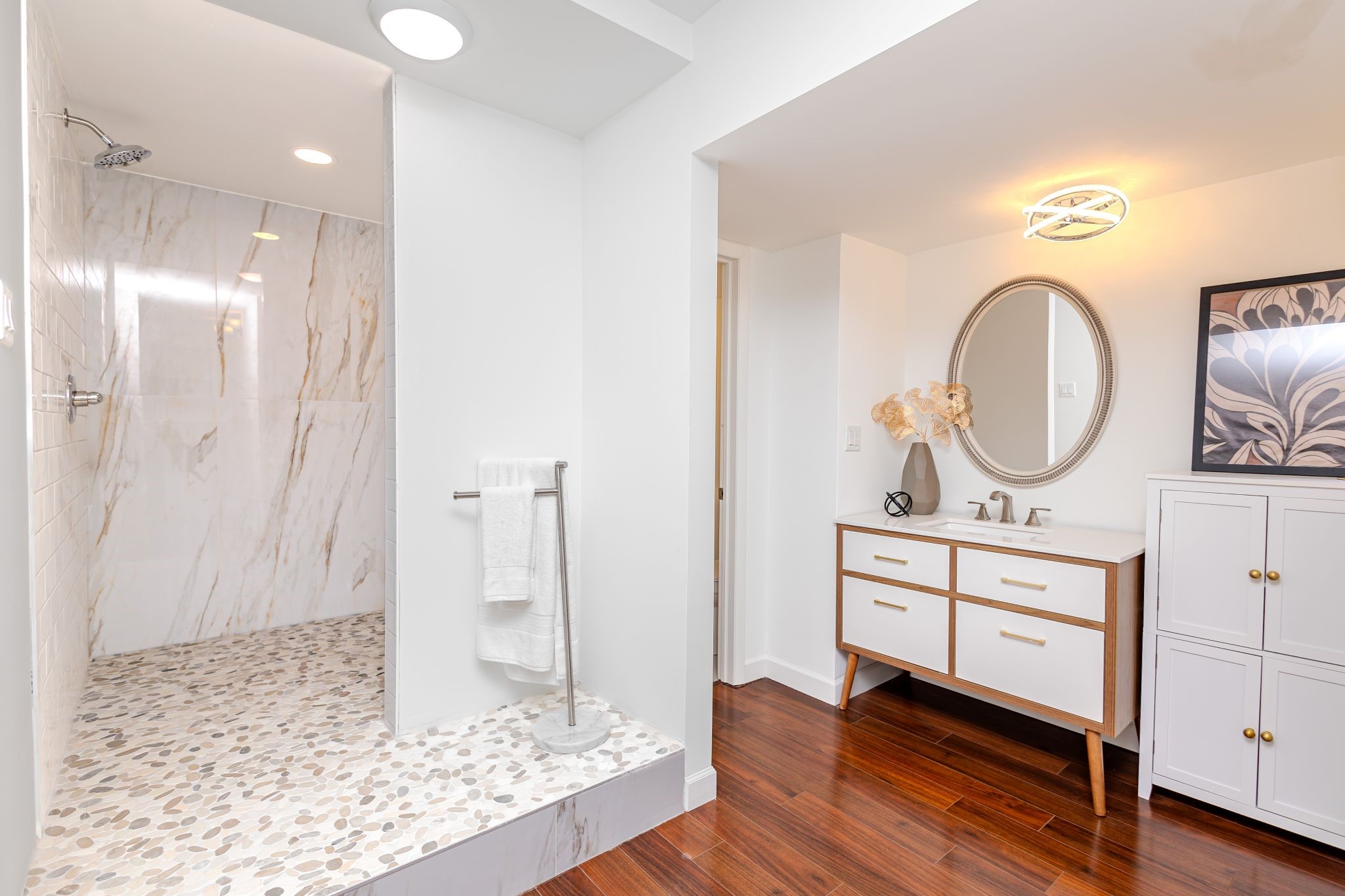 3131 Fleur Drive 208