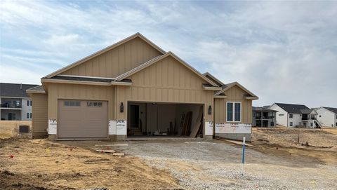 2257 Green Leaf Circle Norwalk IA 50211