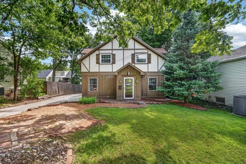 Homes For Sale - 2833 36th Street<br/> Polk County, Des Moines, IA 50310