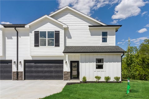 Homes For Sale - 209 Boulder Pointe<br/> Polk City, IA 50226