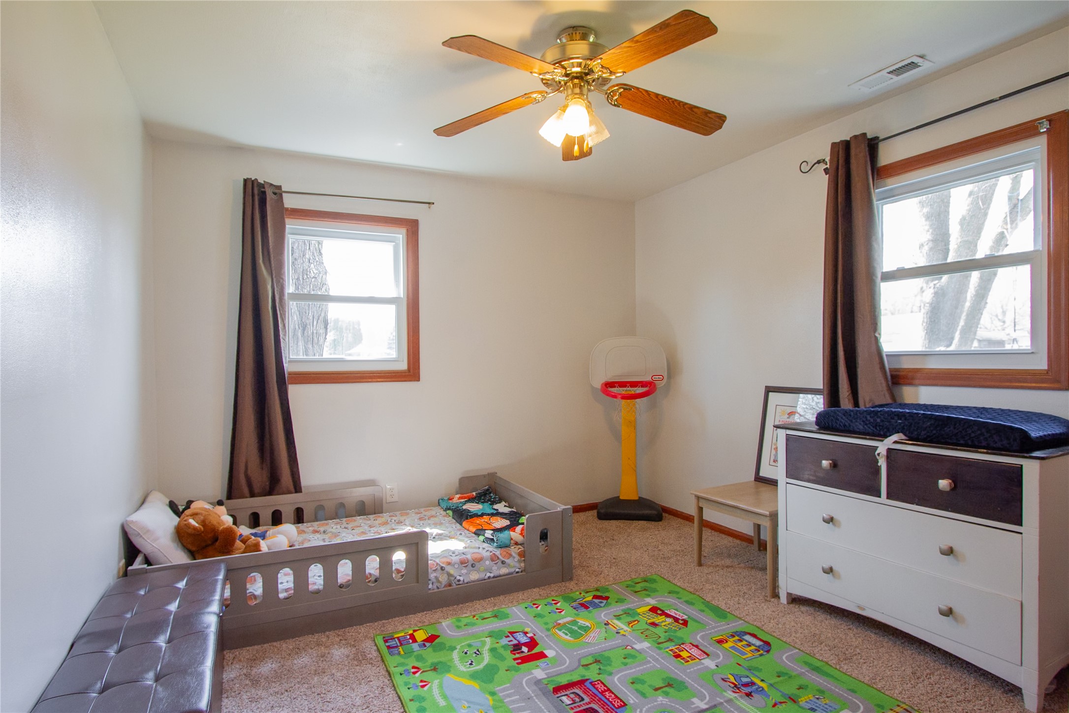609 Maple Street, Pella, Iowa image 19