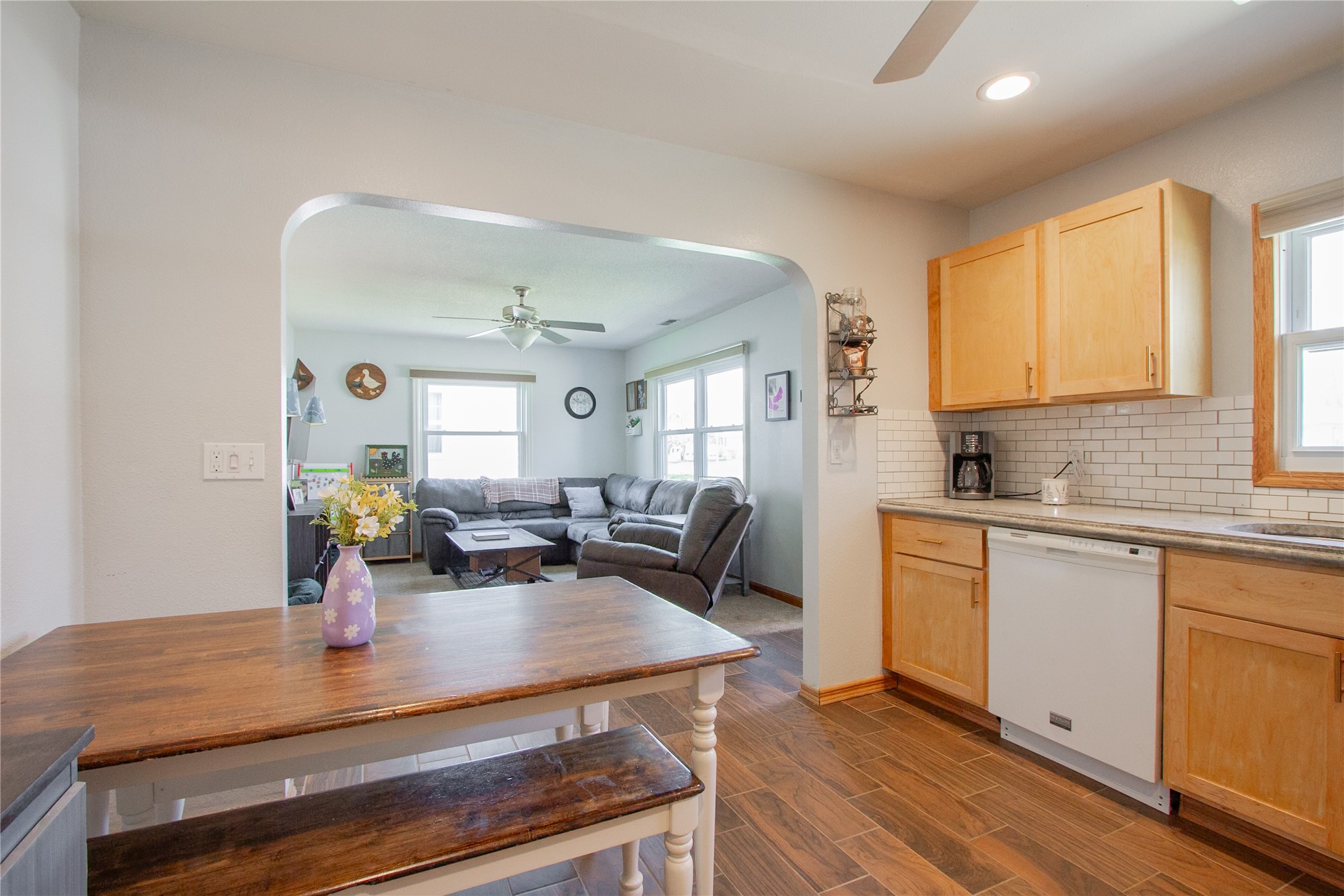 609 Maple Street, Pella, Iowa image 9