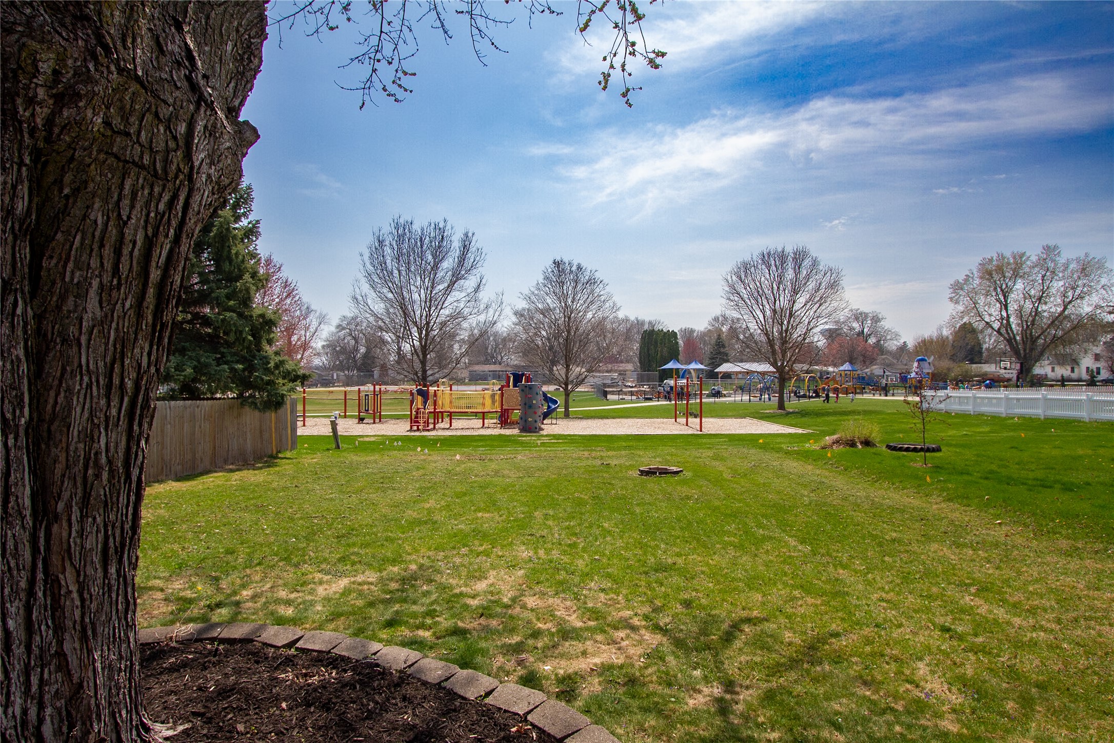 609 Maple Street, Pella, Iowa image 25