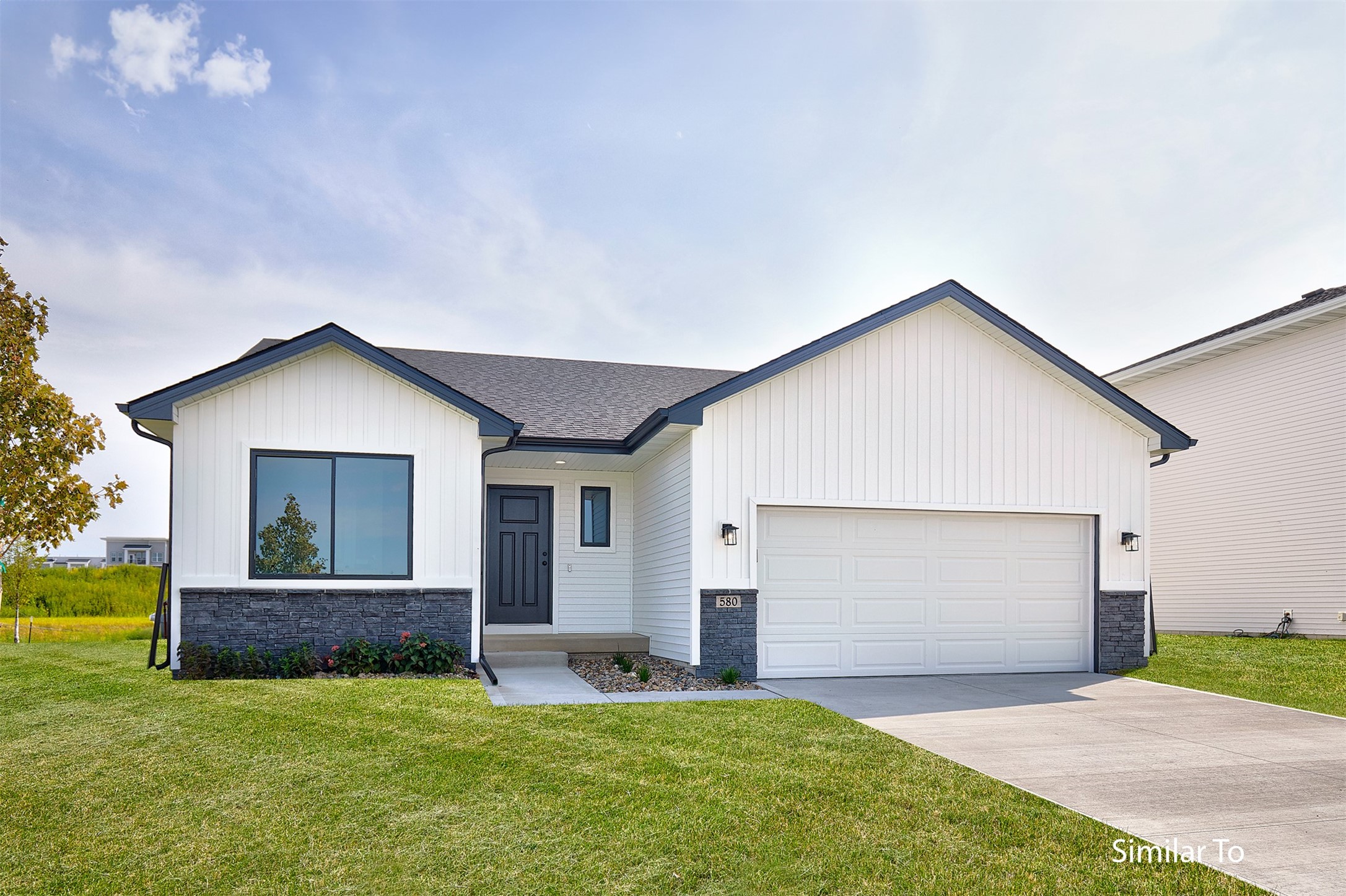 615 NW Compass Avenue, Waukee, Iowa image 2
