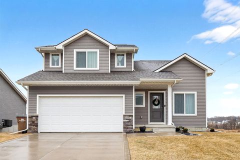 Homes For Sale - 2832 21st Street<br/> Altoona, IA 50009