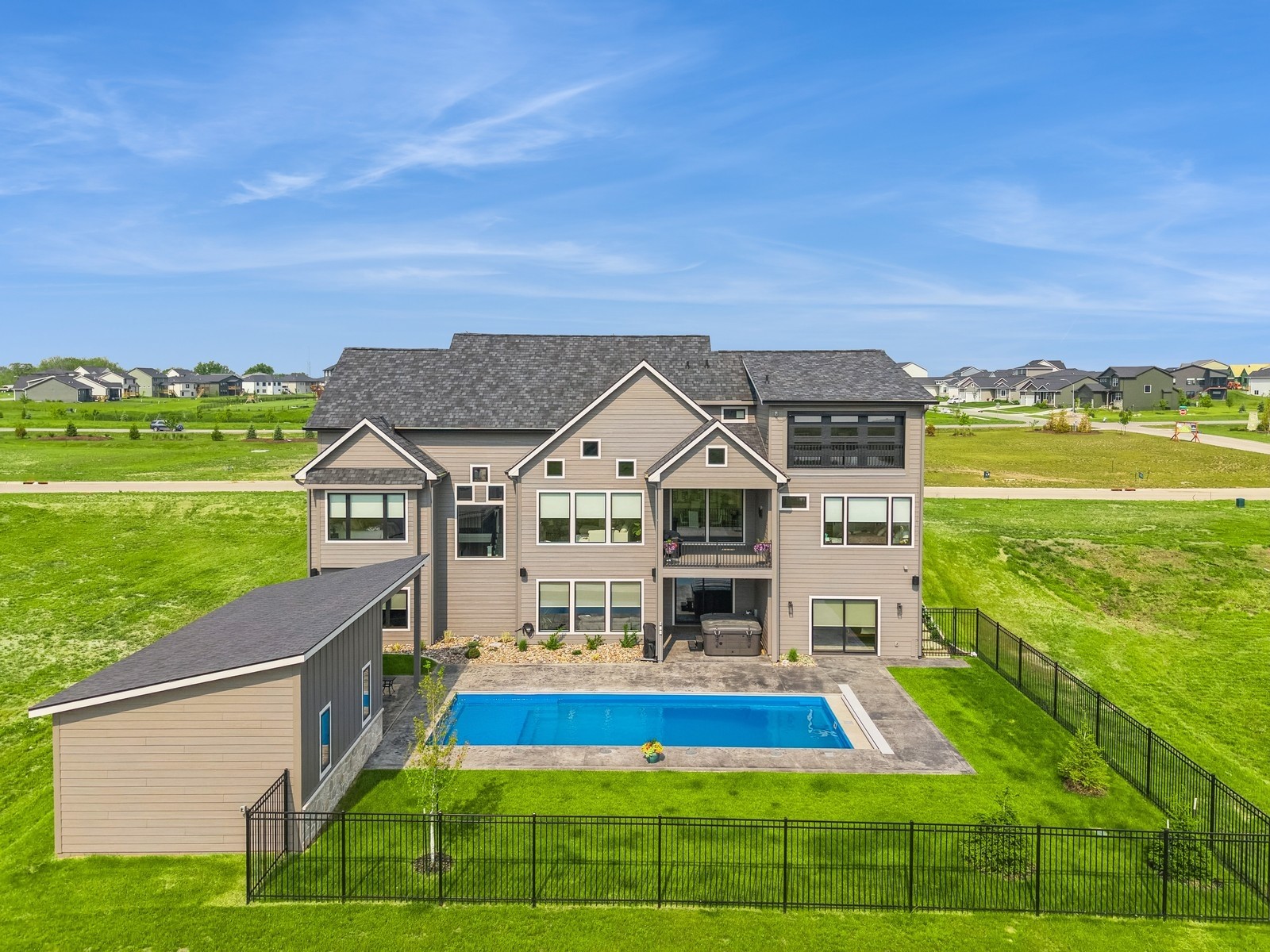 3815 NW 183rd Street, Clive, Iowa image 1
