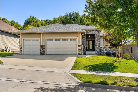 Homes For Sale - 4715 Wisconsin Avenue<br/> Des Moines, IA 50317