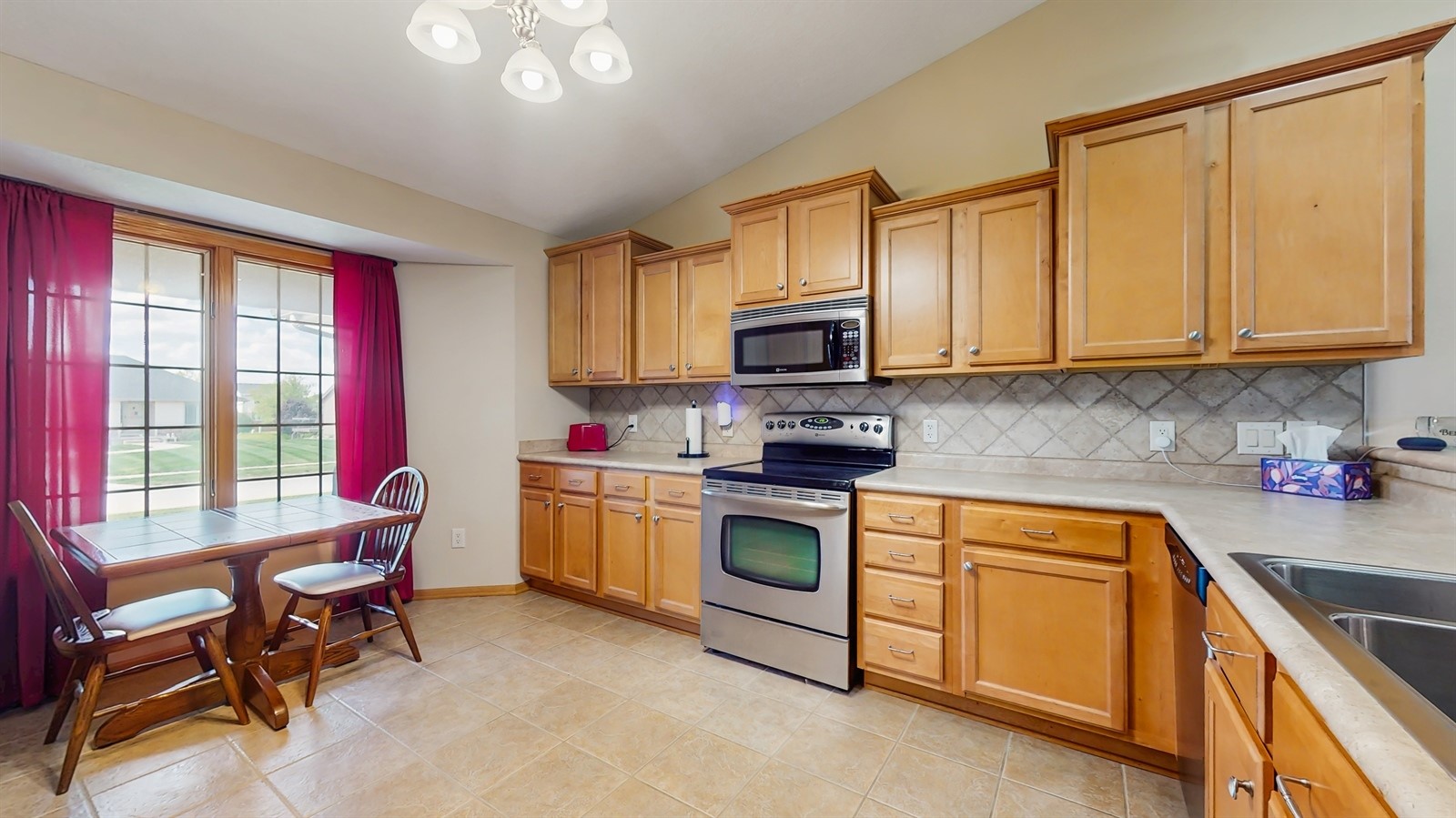 1415 Lake Shore Circle, Altoona, Iowa image 9