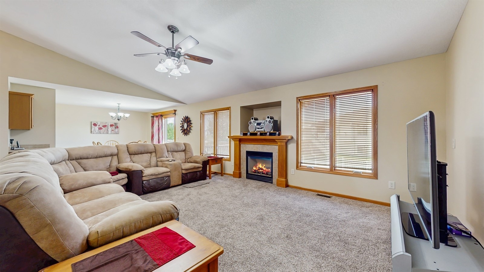 1415 Lake Shore Circle, Altoona, Iowa image 3