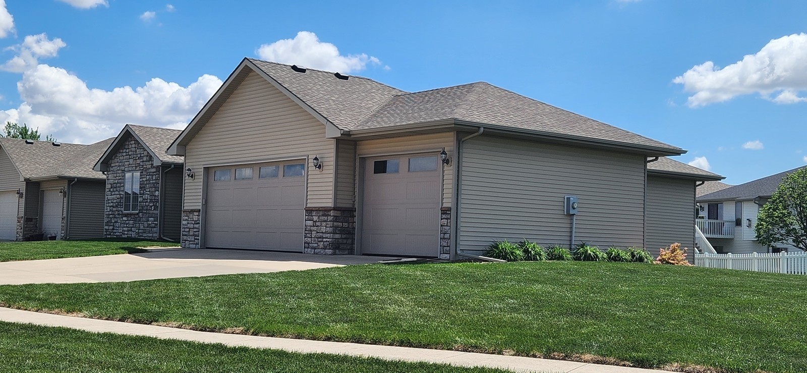 1415 Lake Shore Circle, Altoona, Iowa image 2