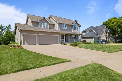 Homes For Sale - 402 NW 27th Street<br/> Ankeny, IA 50023