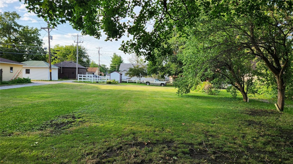 815 Roland Avenue, Chariton, Iowa image 16
