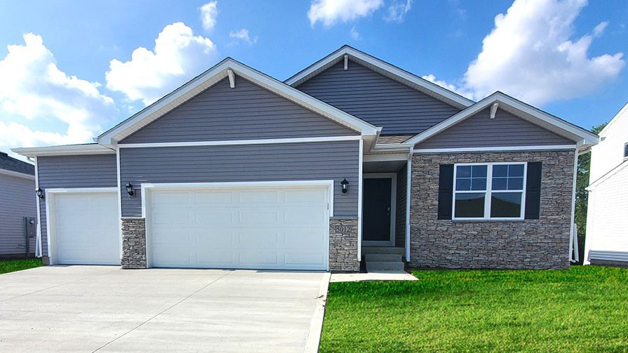 1009 NE 12th Street, Grimes, Iowa image 1