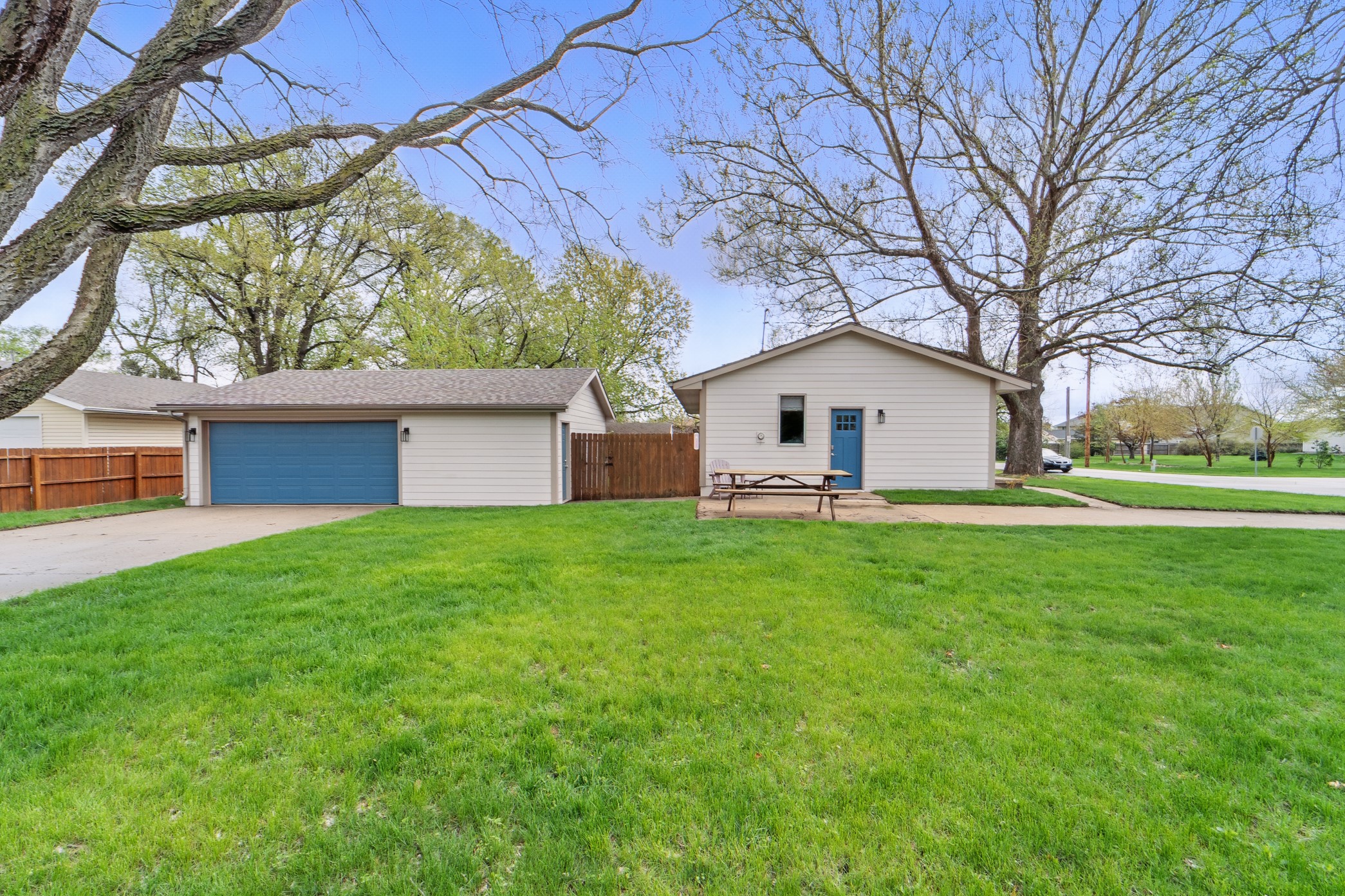 305 E Wood Street, Polk City, Iowa image 2