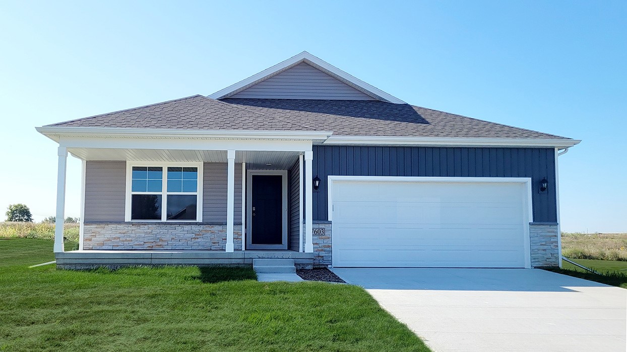 1042 34th Street, Altoona, Iowa image 1