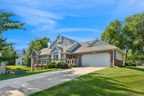Condo For Sale - 6856 Sharon Drive<br/> Urbandale, IA 50322