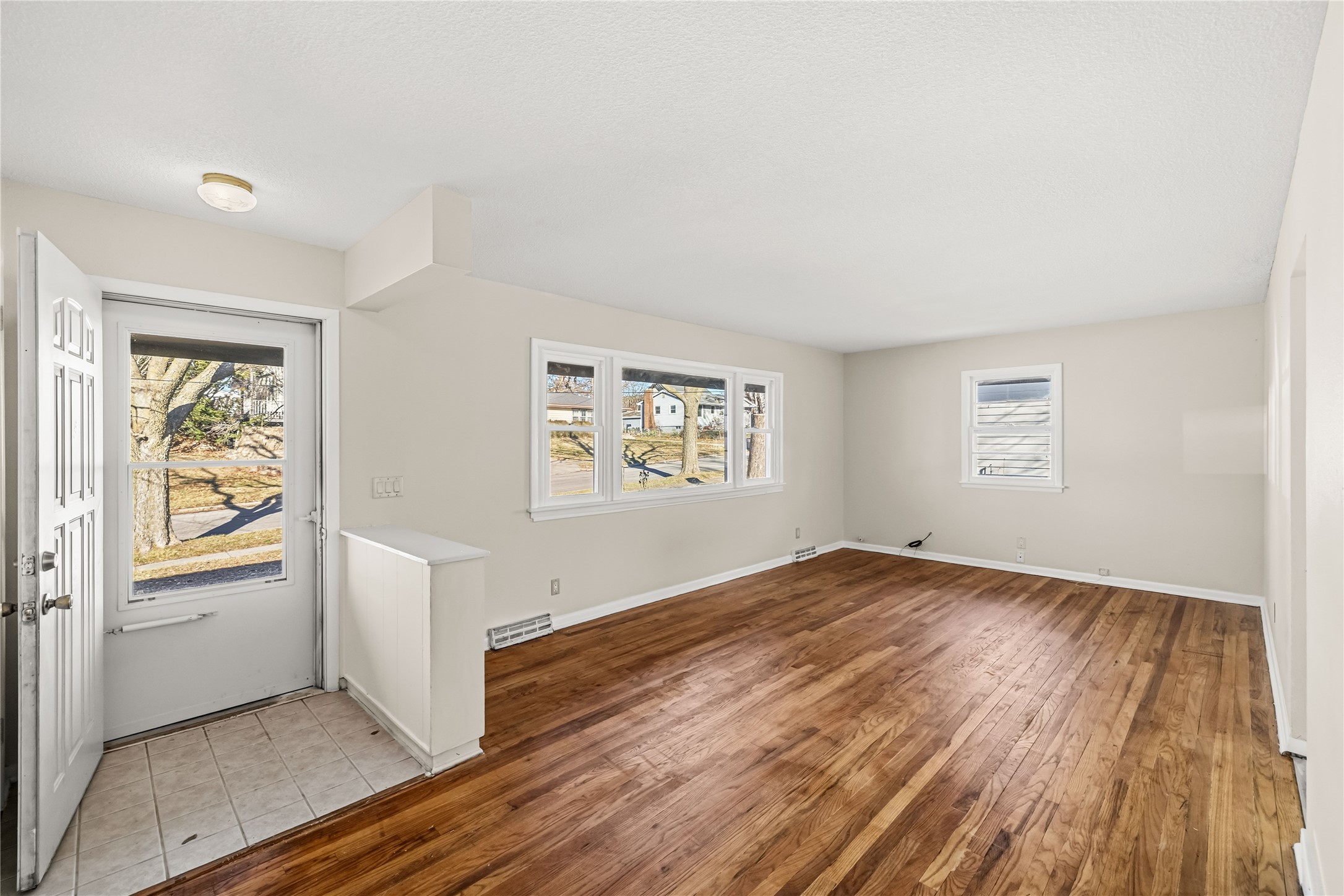 2407 E Tiffin Avenue