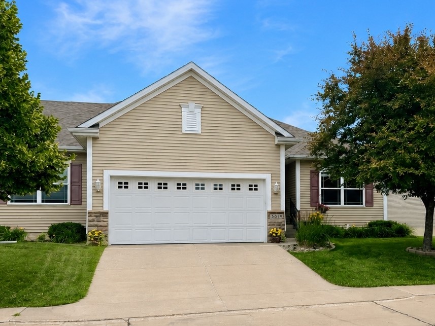 Photo 1 of 25 — 3019 SW Westview Lane, Ankeny, IA 50023