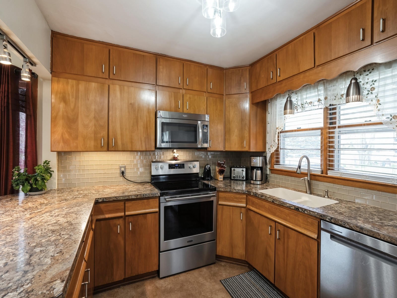 2713 1st Avenue, Newton, Iowa image 10