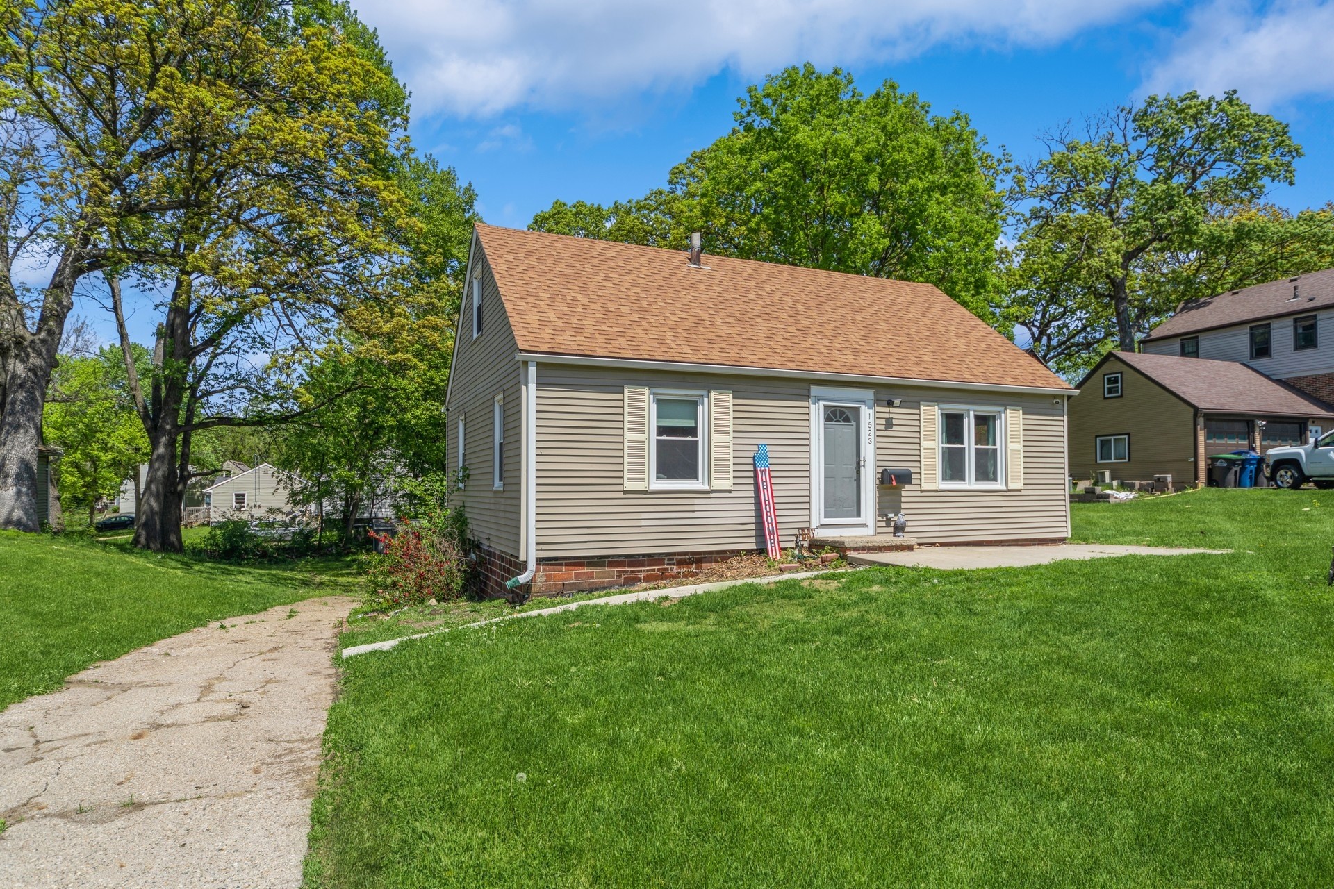 1523 Allison Avenue, Des Moines, Iowa image 3