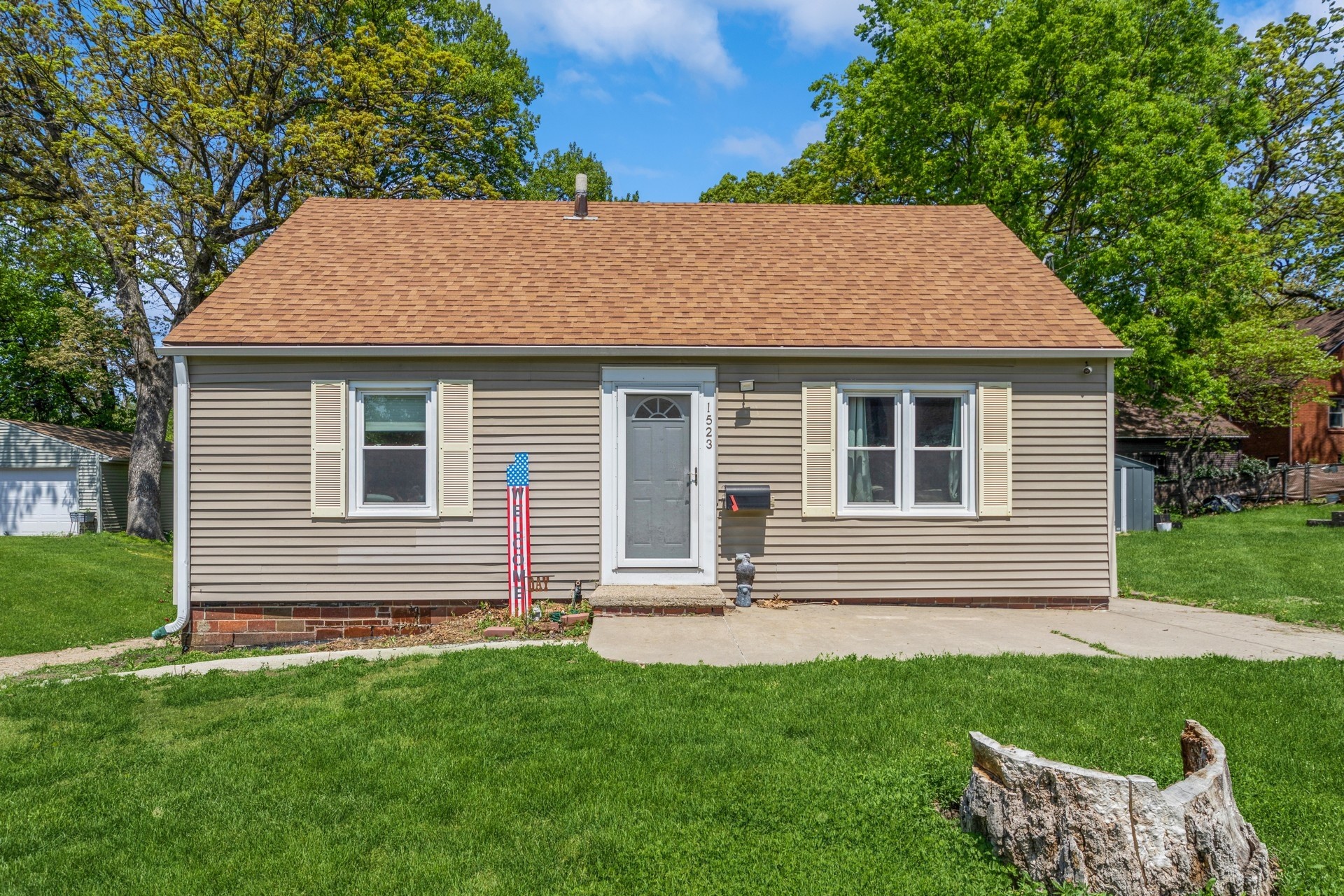 1523 Allison Avenue, Des Moines, Iowa image 1