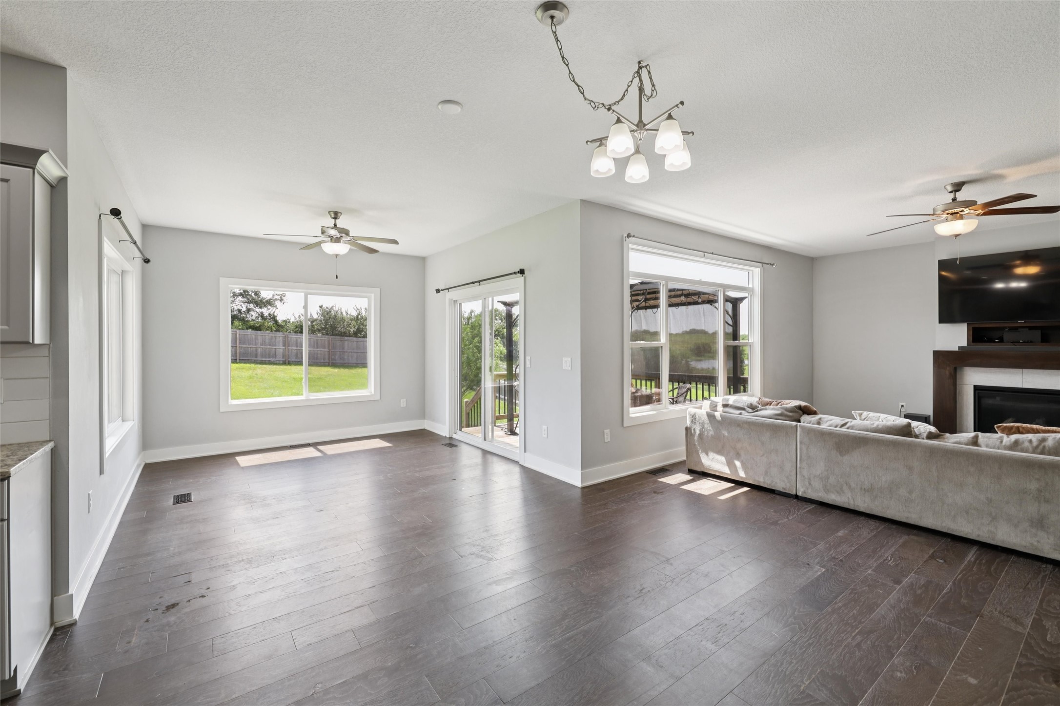 312 W High Road