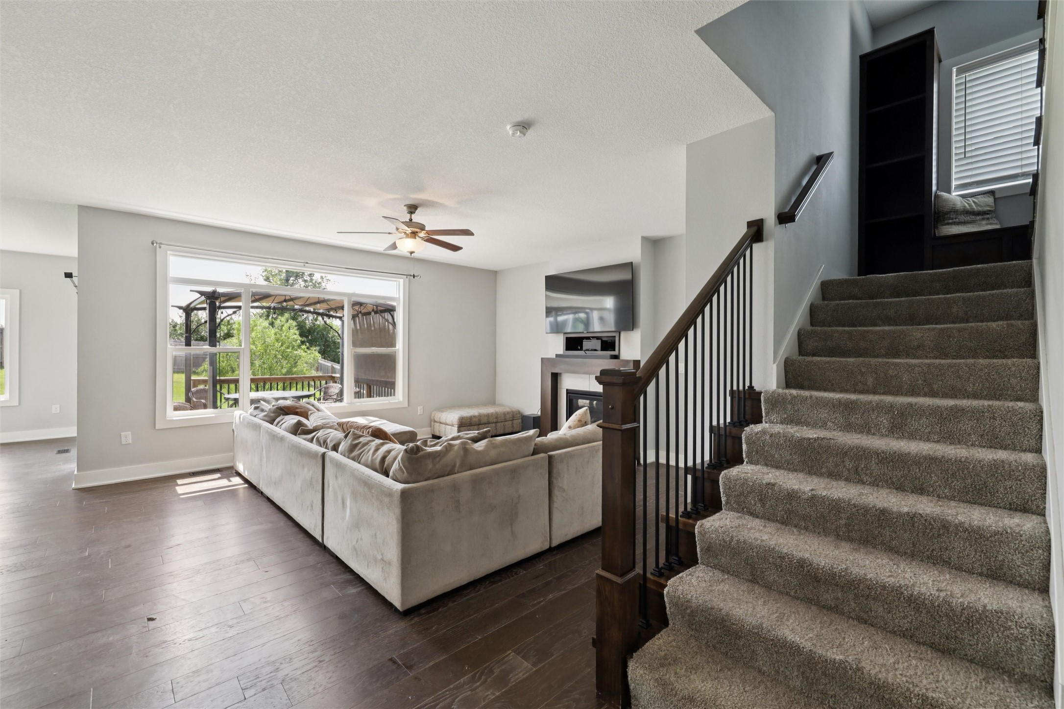 312 W High Road