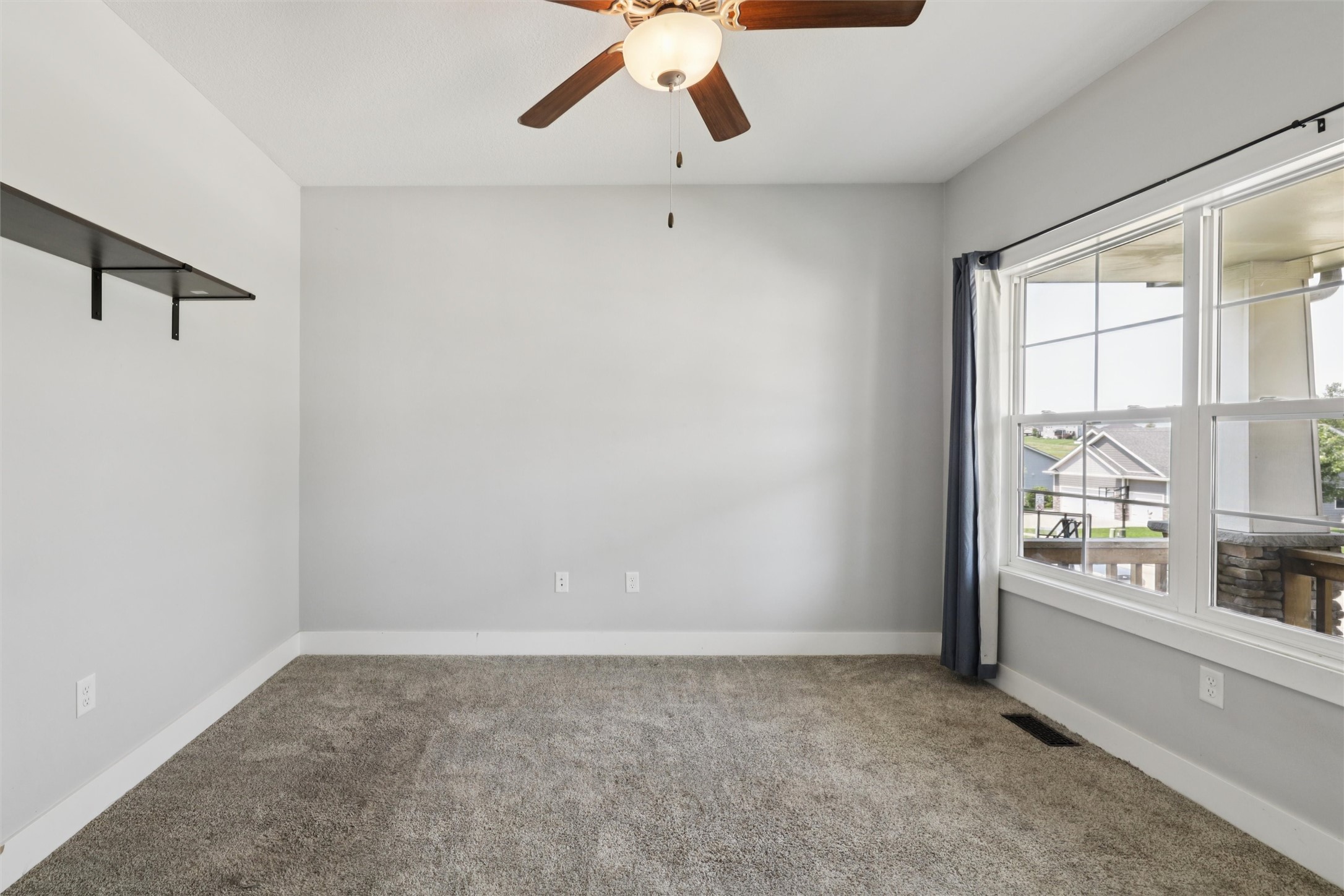 312 W High Road