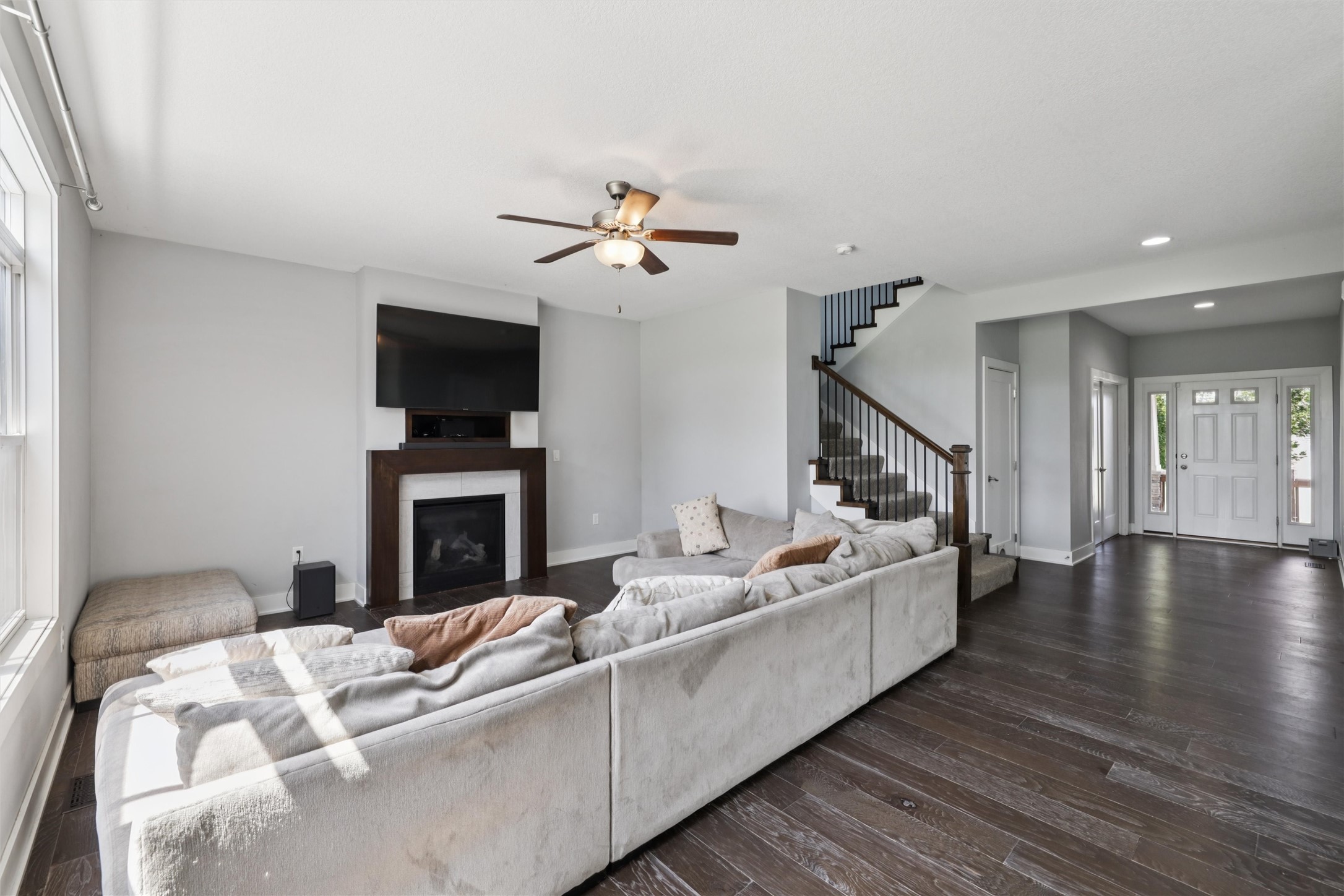 312 W High Road