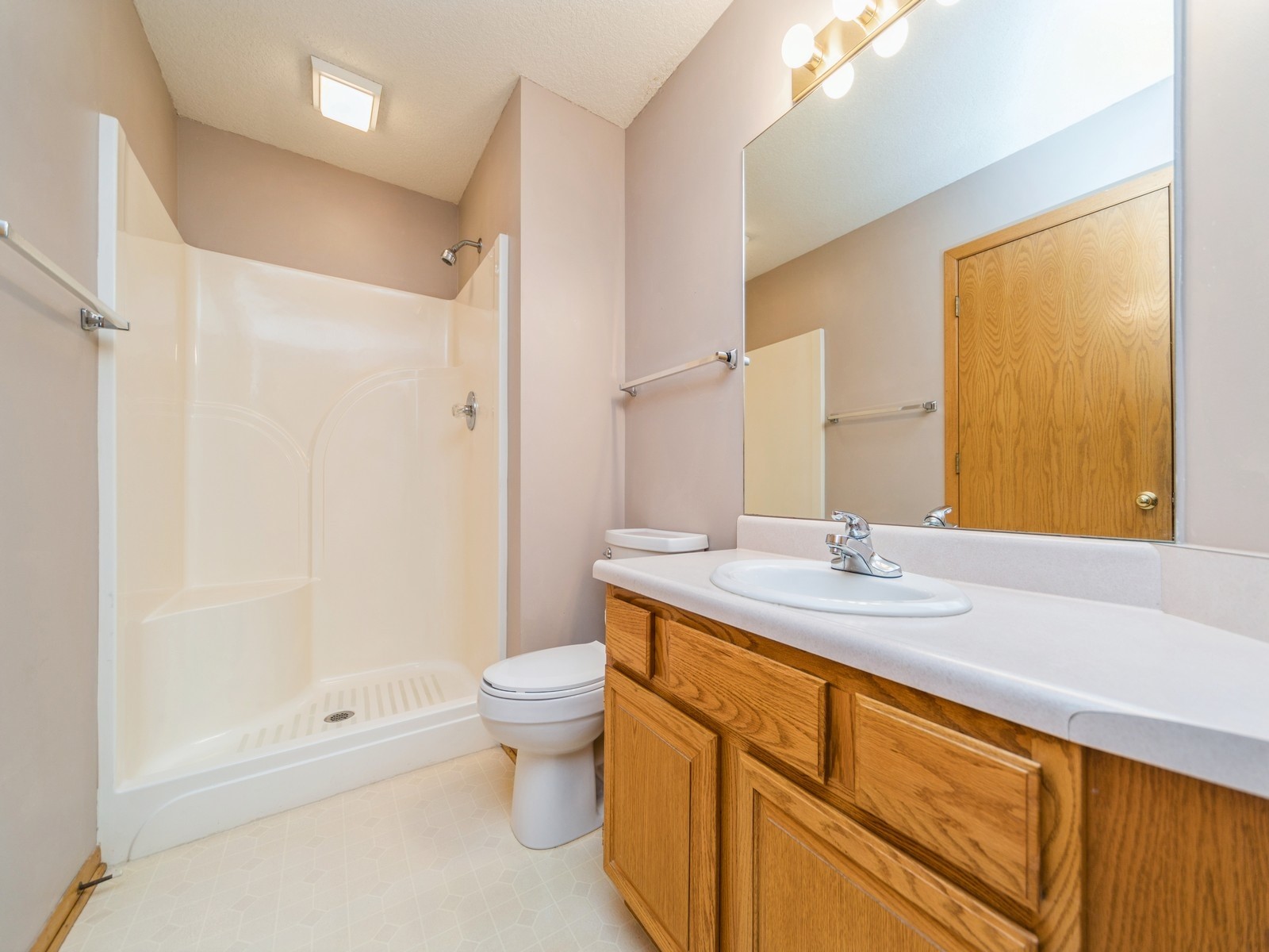 140 S 52nd Street, West Des Moines, Iowa image 16