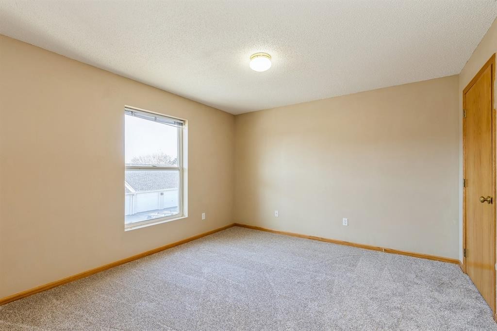 Clive, Iowa 50325, United States, 2 Bedrooms Bedrooms, ,2 BathroomsBathrooms,Residential,Active,230711