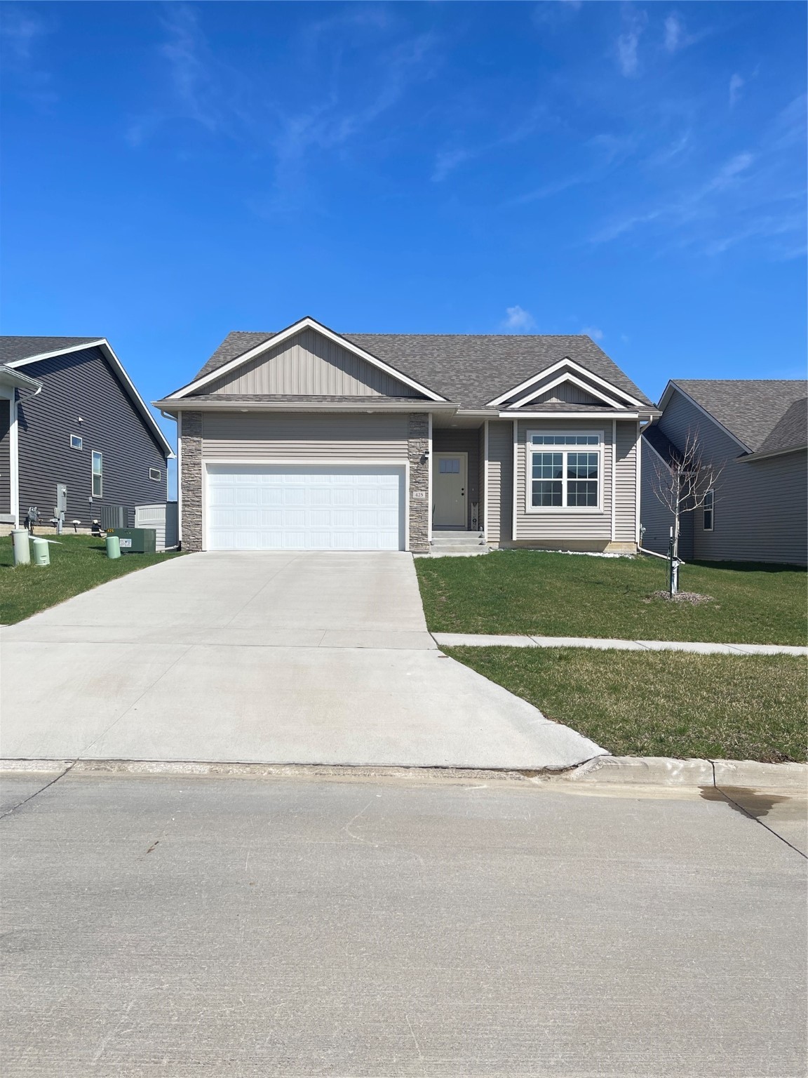 425 SE Hollow Court, West Des Moines, Iowa image 1