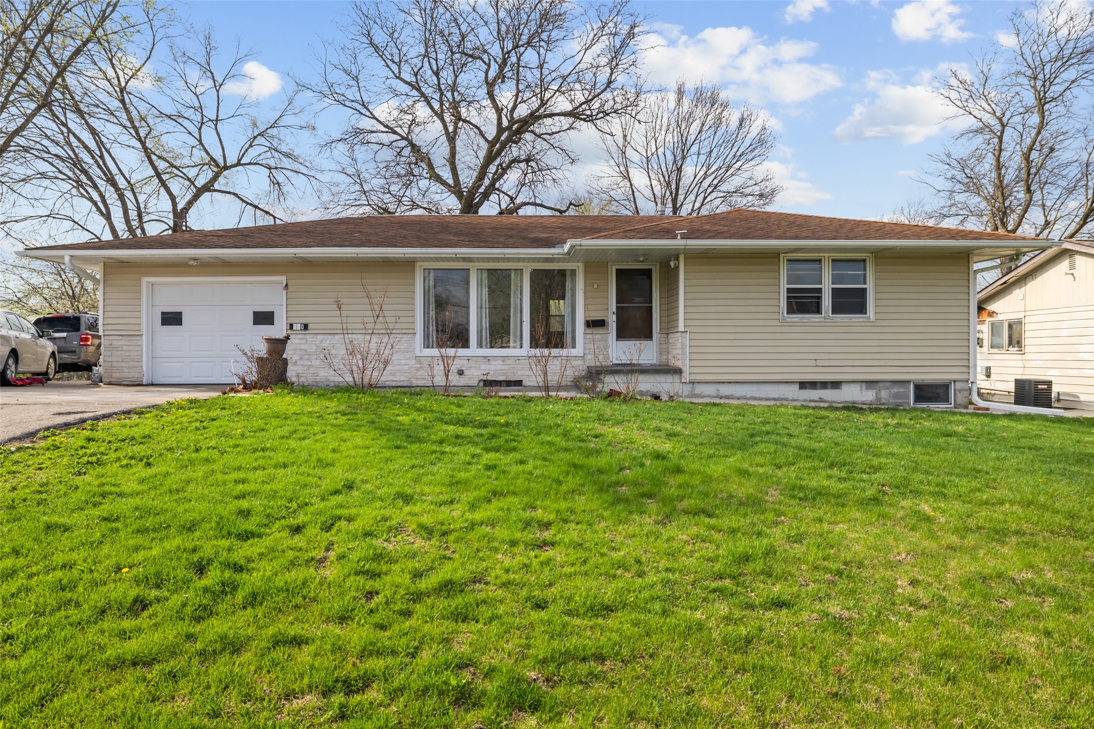Photo 1 of 13 — 420 W Mclane Street, Osceola, IA 50213