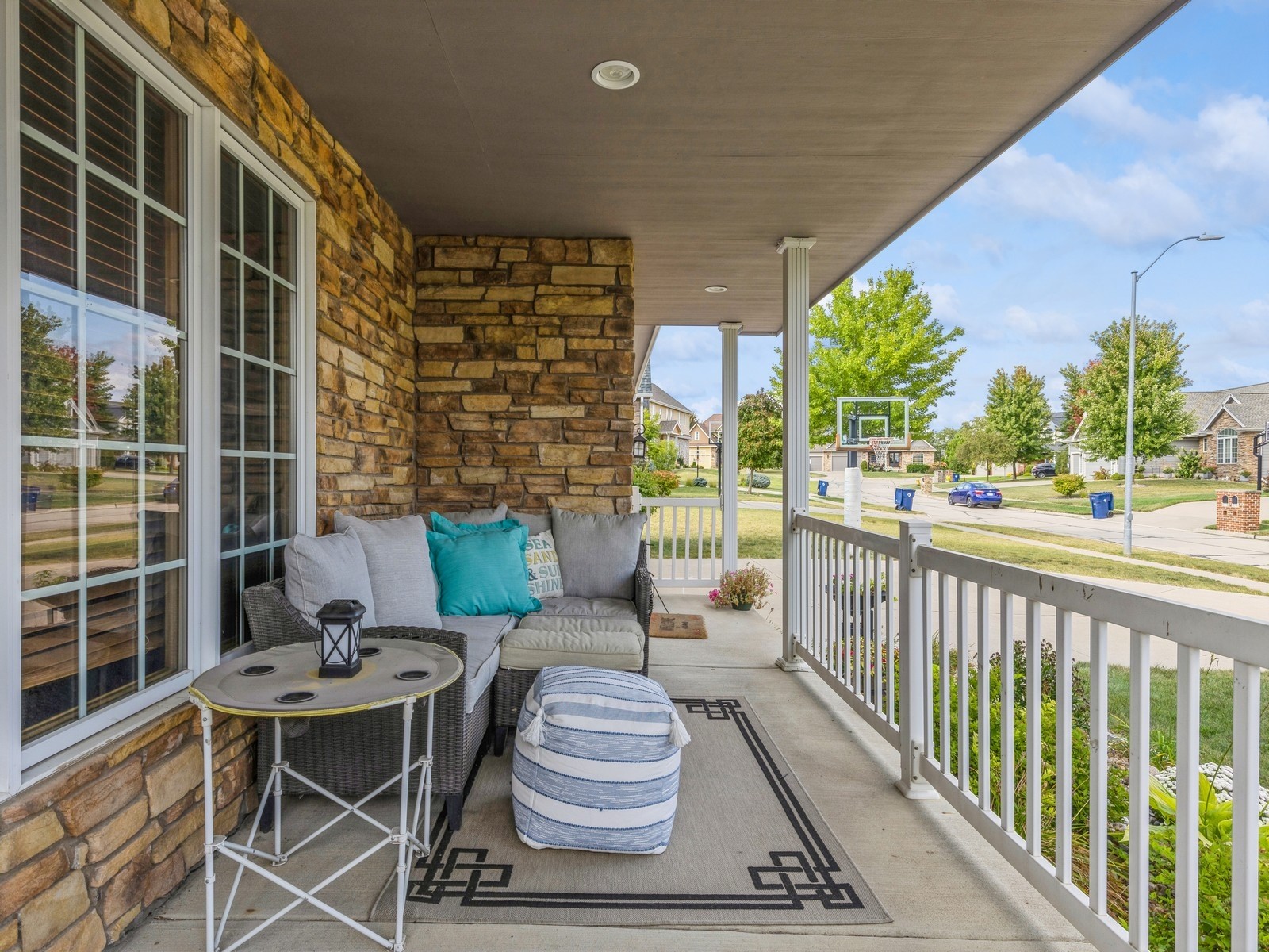 4110 Belair Drive, Urbandale, Iowa image 2