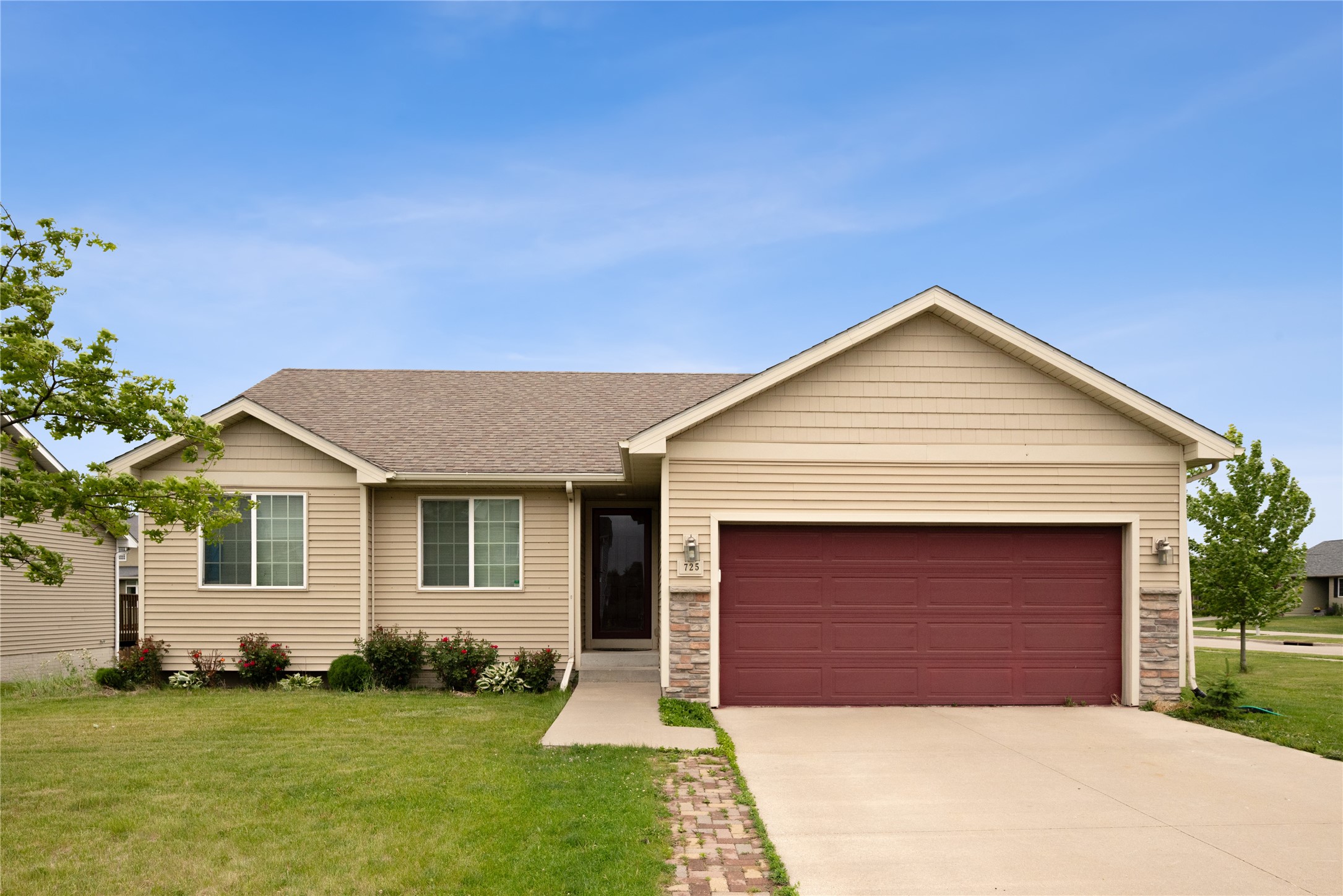 725 SE Pleasant View Drive, Waukee, Iowa image 1