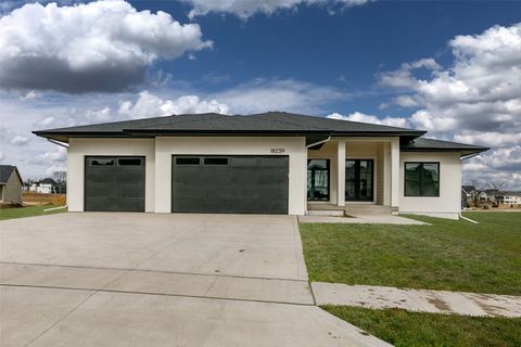 18239 Alderleaf Drive Clive IA 50325