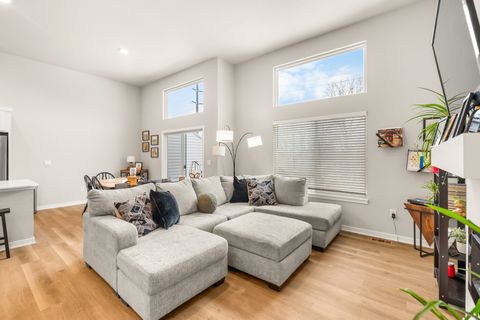 Condo For Sale - 9612 Heightsview Drive<br/> West Des Moines, IA 50266