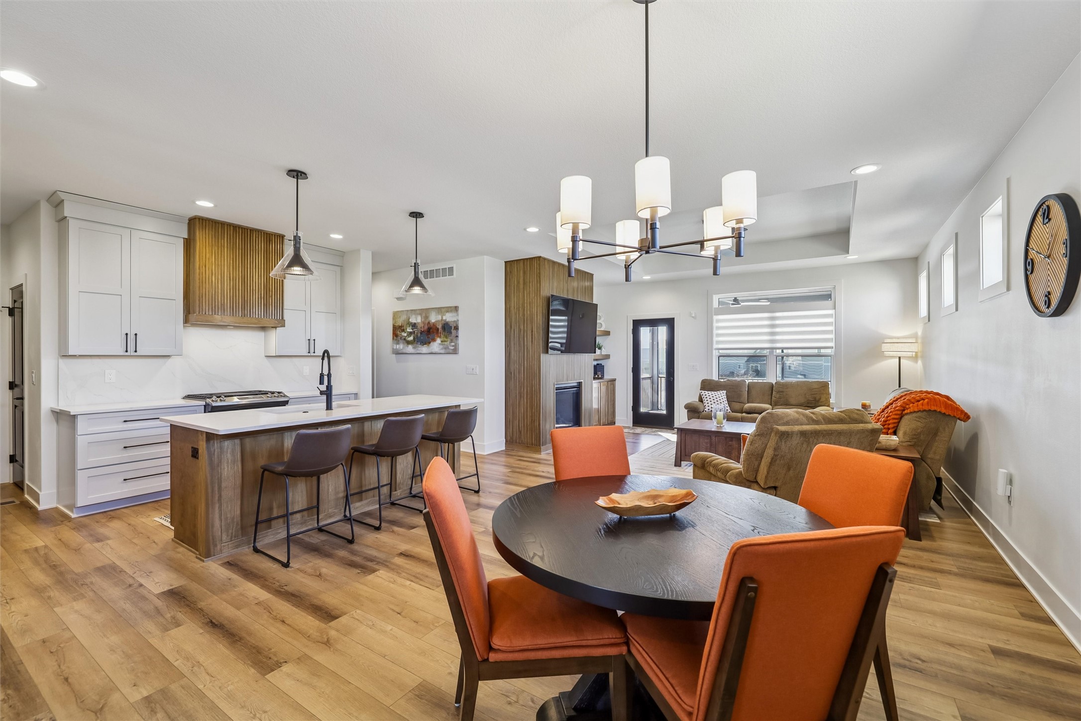 136 NW Sunrise Drive