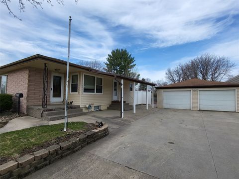 Homes For Sale - 703 College Street<br/> Boone County, Boone, IA 50036