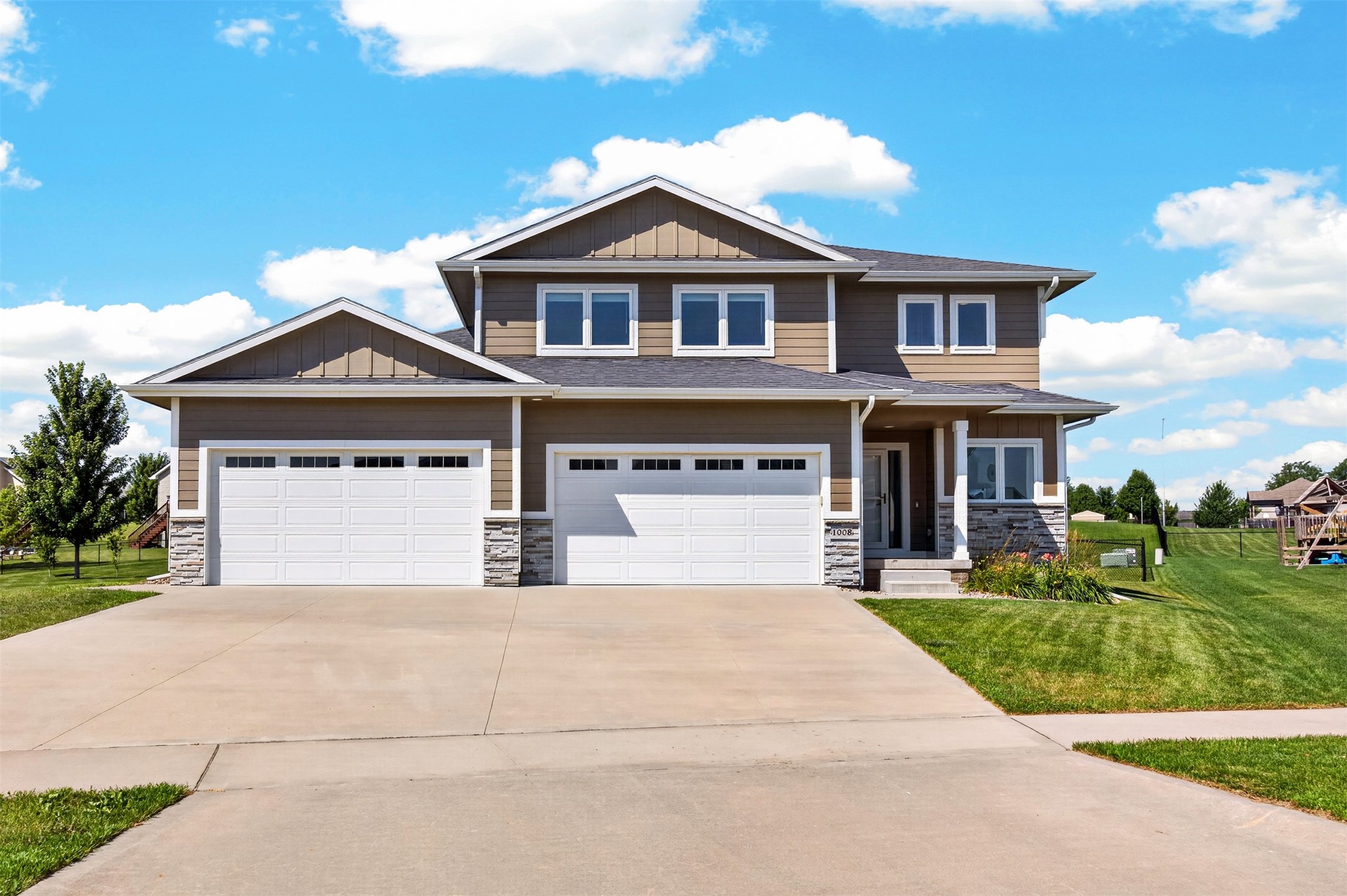 Photo 1 of 35 — 1008 NW Horizon Drive, Ankeny, IA 50023