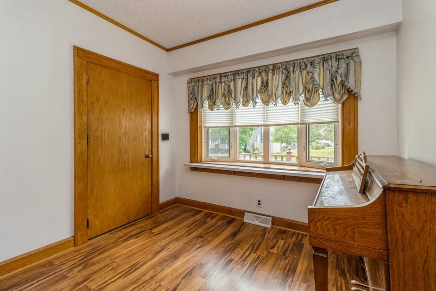 214 S High Street, Baxter, Iowa image 3