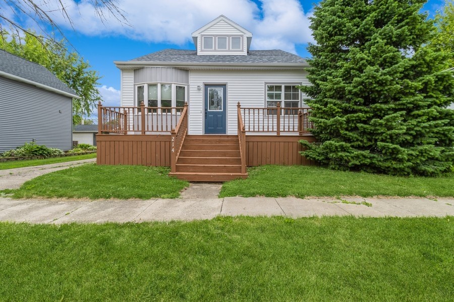 214 S High Street, Baxter, Iowa image 1