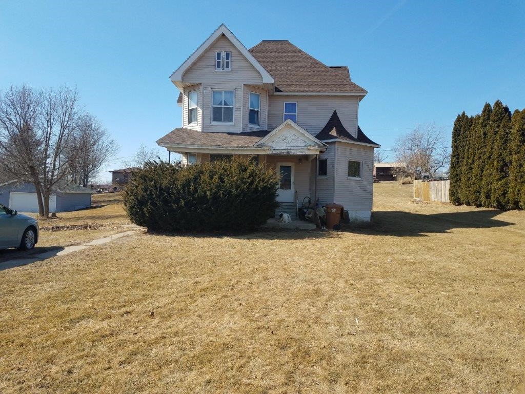 115 Broad Street, Grinnell, Iowa image 1