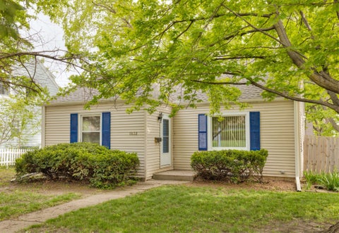 Homes For Sale - 1832 Vine Street<br/> West Des Moines, IA 50265