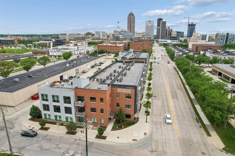 Condo For Sale - 450 SW 7th Street #204<br/> Des Moines, IA 50309