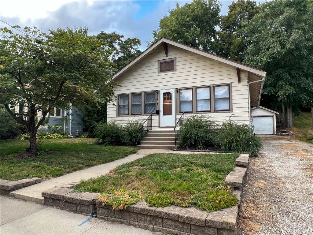 Photo 1 of 26 — 2405 High Street, Des Moines, IA 50312