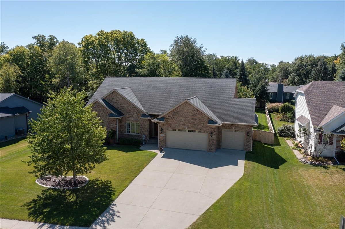 7108 Harbour Drive, Johnston, Iowa image 30